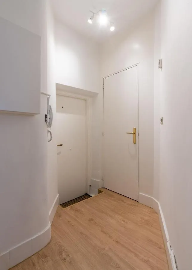 Aguirre Apartment By People Rentals Bilbao 0*,